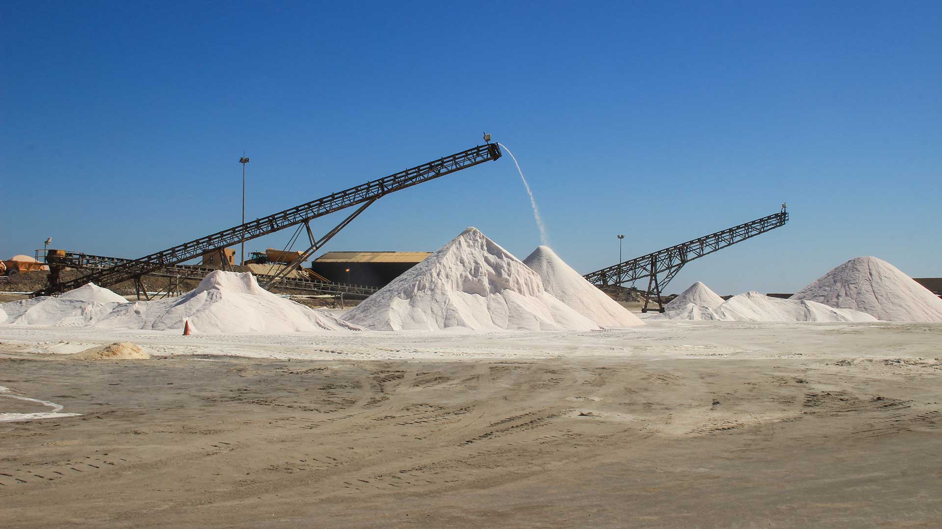 okuni-africa-wb-saltworks1